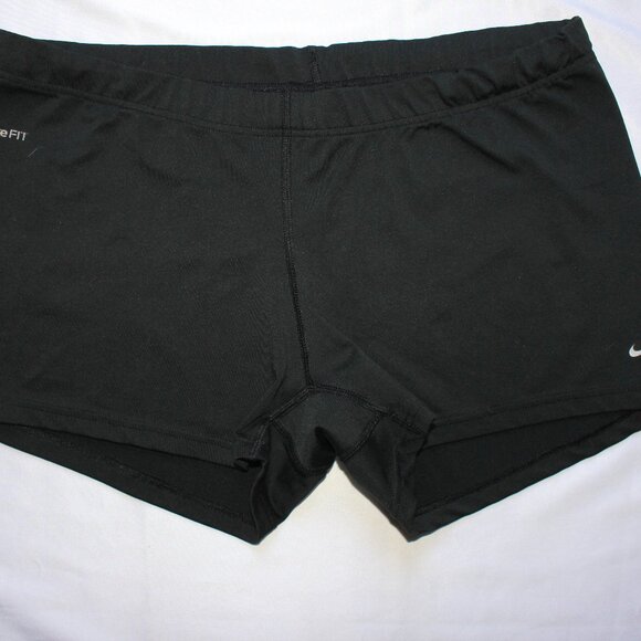 Nike Fit Dry Shorts Women's Size Xl(16/18) Black Form Fitted - Picture 1 of 7